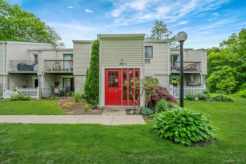 Condo For Sale - 38 Richmond Boulevard #1B<br/> Ronkonkoma, NY 11779