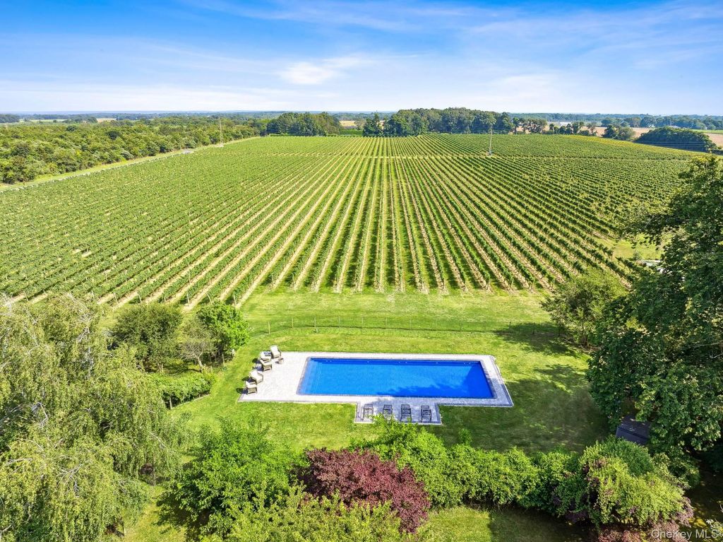 Photo of 2600 Oregon Road, Mattituck, NY 11952 (MLS # 976938)