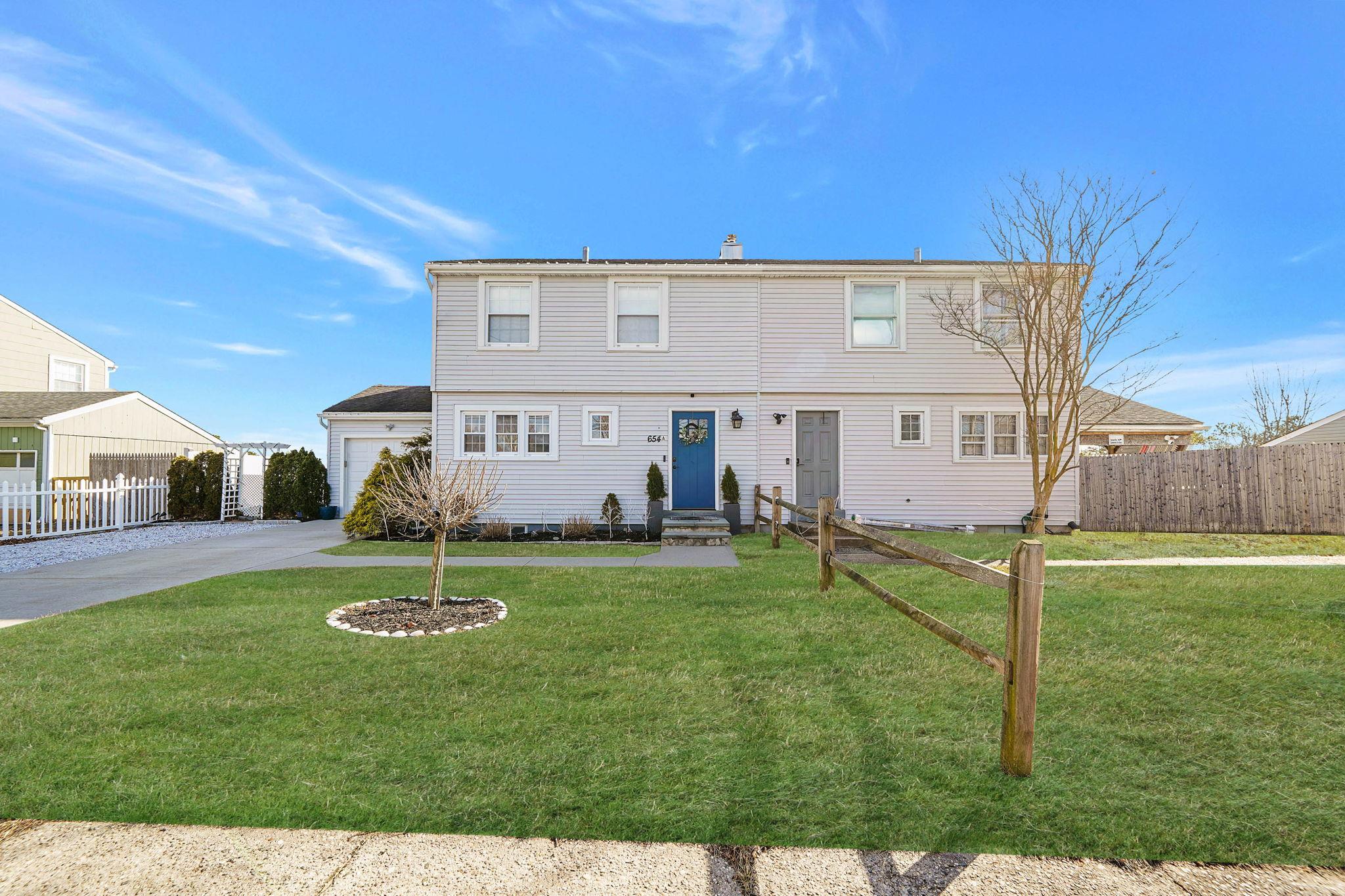 Property for Sale at Hamilton Avenue A, Westhampton Beach, Hamptons, NY - Bedrooms: 3 
Bathrooms: 2  - $549,990