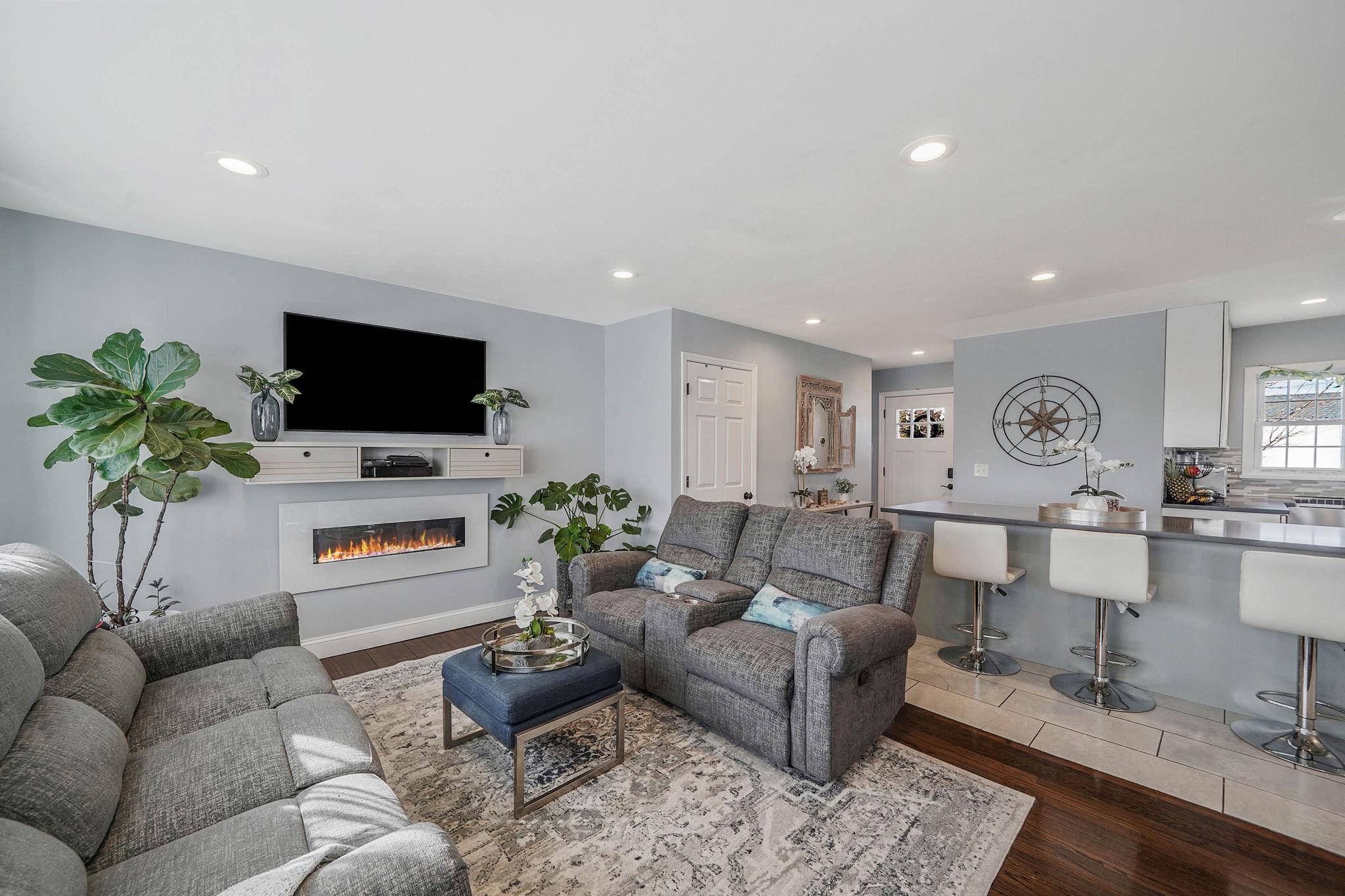 654 Hamilton Avenue #A, Westhampton Beach, New York image 6