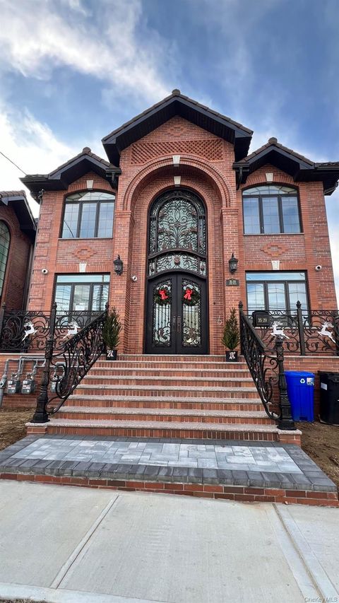 3520 215th Place Bayside NY 11361