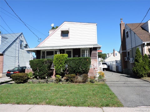 Photo of 99 Washington Avenue, Valley Stream, NY 11580 (MLS # 1064950)