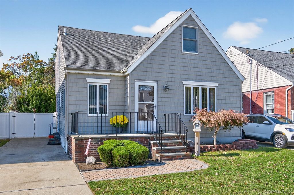 Photo of 242 James Street, Franklin Square, NY 11010 (MLS # 927626)