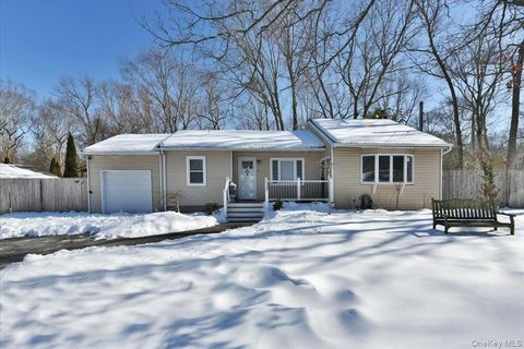 Photo of 17 Arnold Drive, Middle Island, NY 11953 (MLS # 958705)