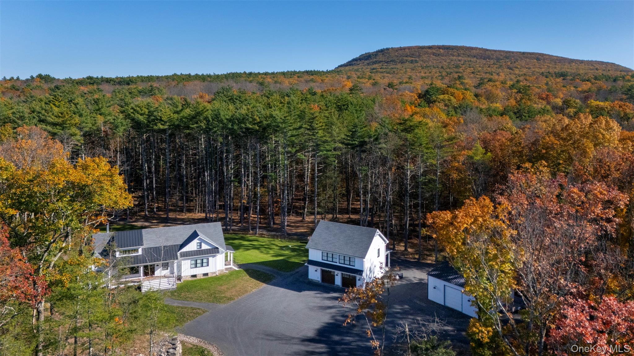 Cairo, New York 12473, United States, 3 Bedrooms Bedrooms, ,4 BathroomsBathrooms,Residential,Active,232131