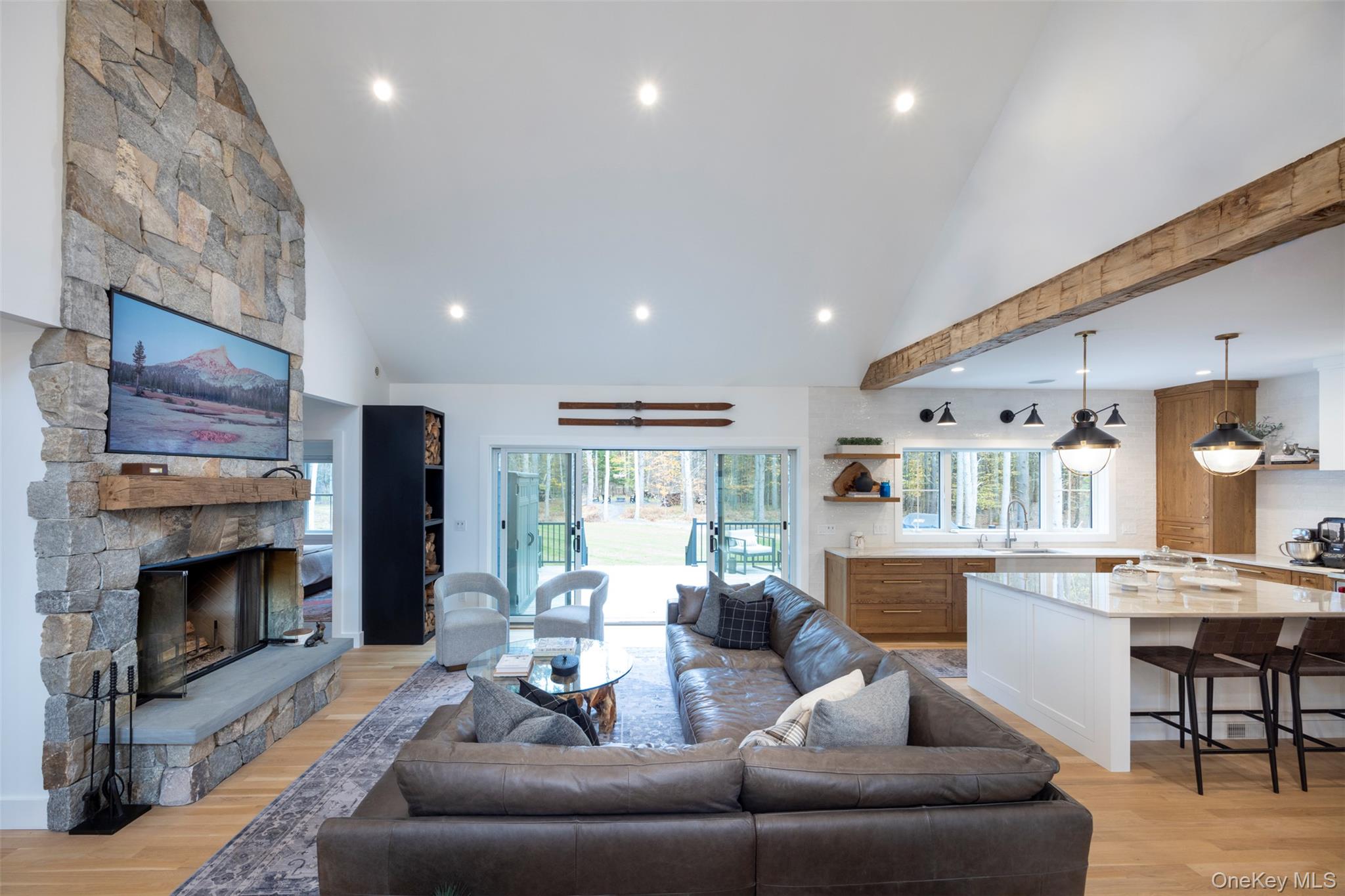 Cairo, New York 12473, United States, 3 Bedrooms Bedrooms, ,4 BathroomsBathrooms,Residential,Active,232131