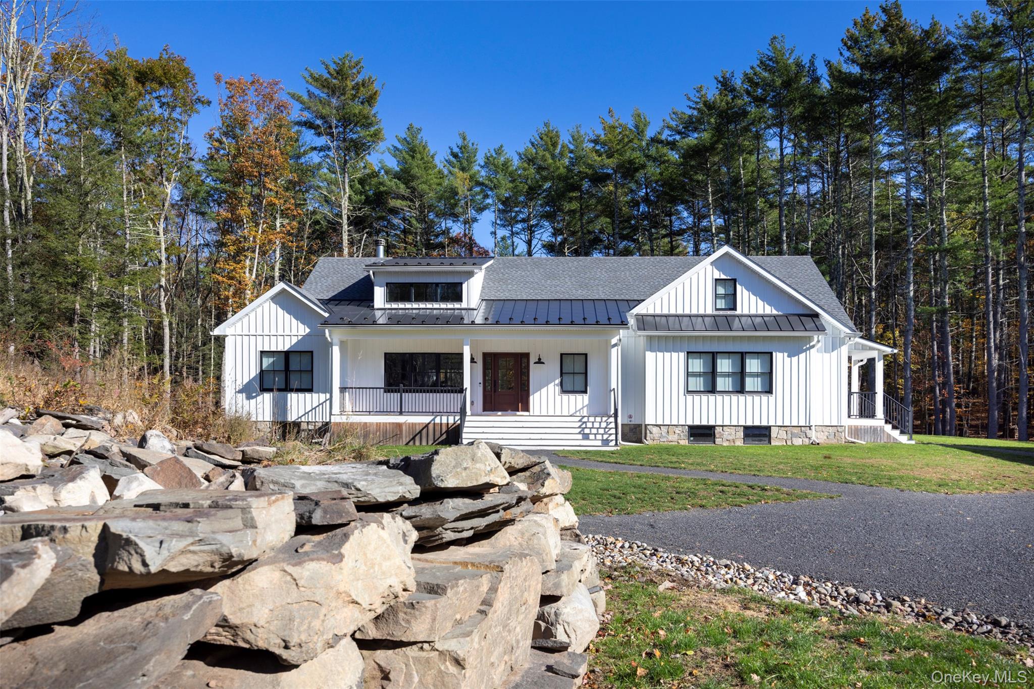 Cairo, New York 12473, United States, 3 Bedrooms Bedrooms, ,4 BathroomsBathrooms,Residential,Active,232131