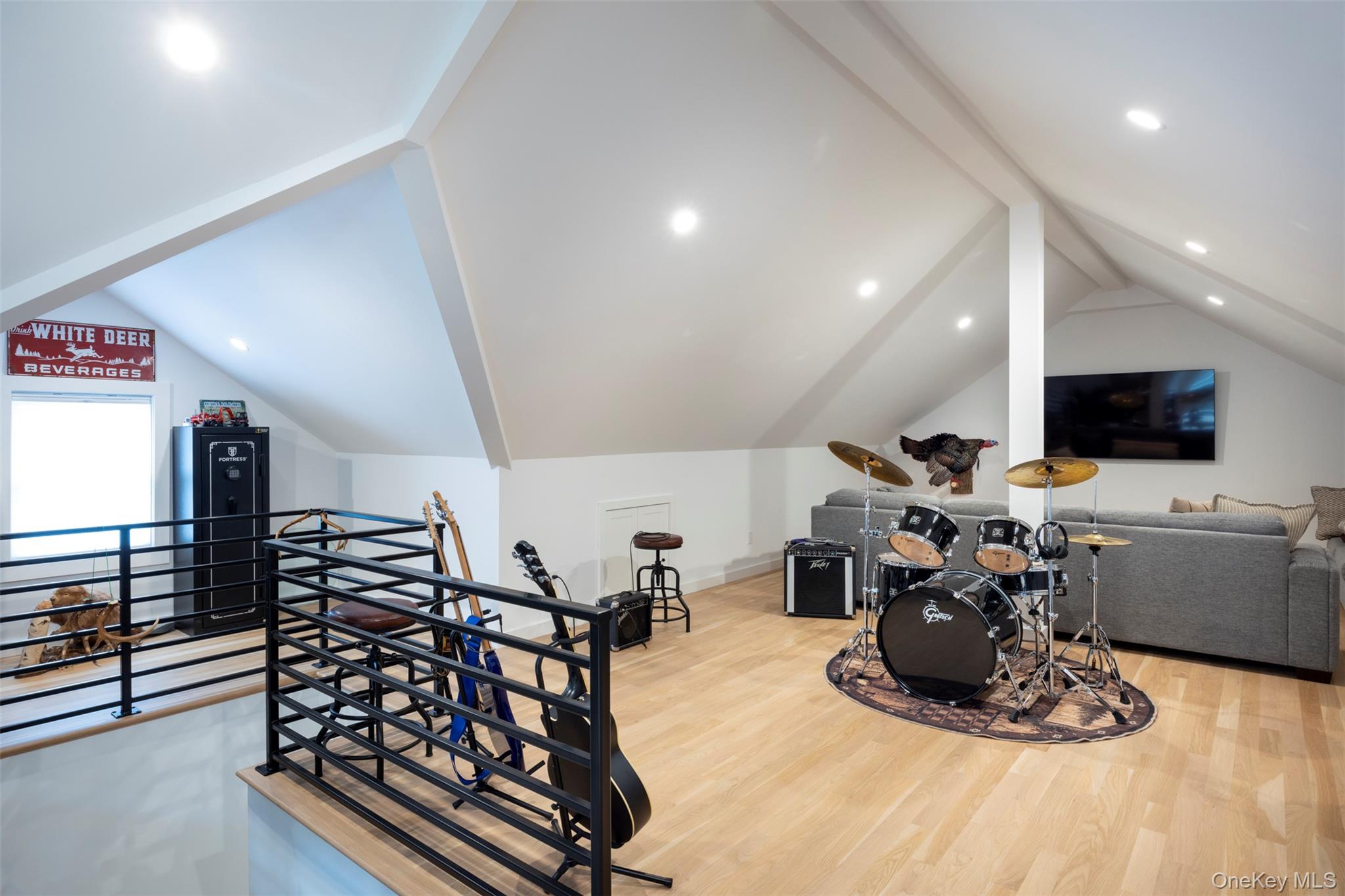 Cairo, New York 12473, United States, 3 Bedrooms Bedrooms, ,4 BathroomsBathrooms,Residential,Active,232131