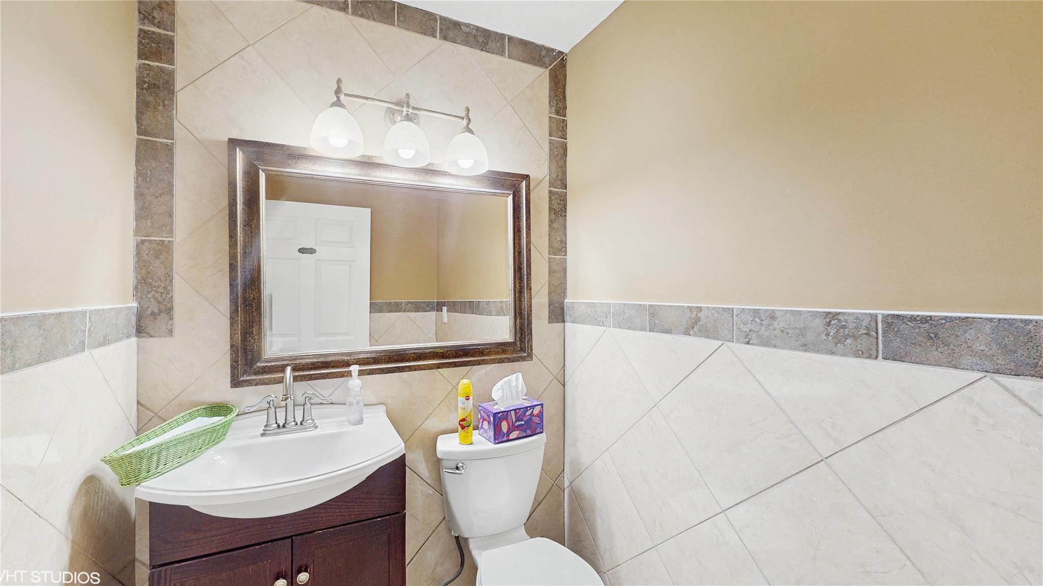 318 Veterans Memorial Highway, Commack, New York image 23