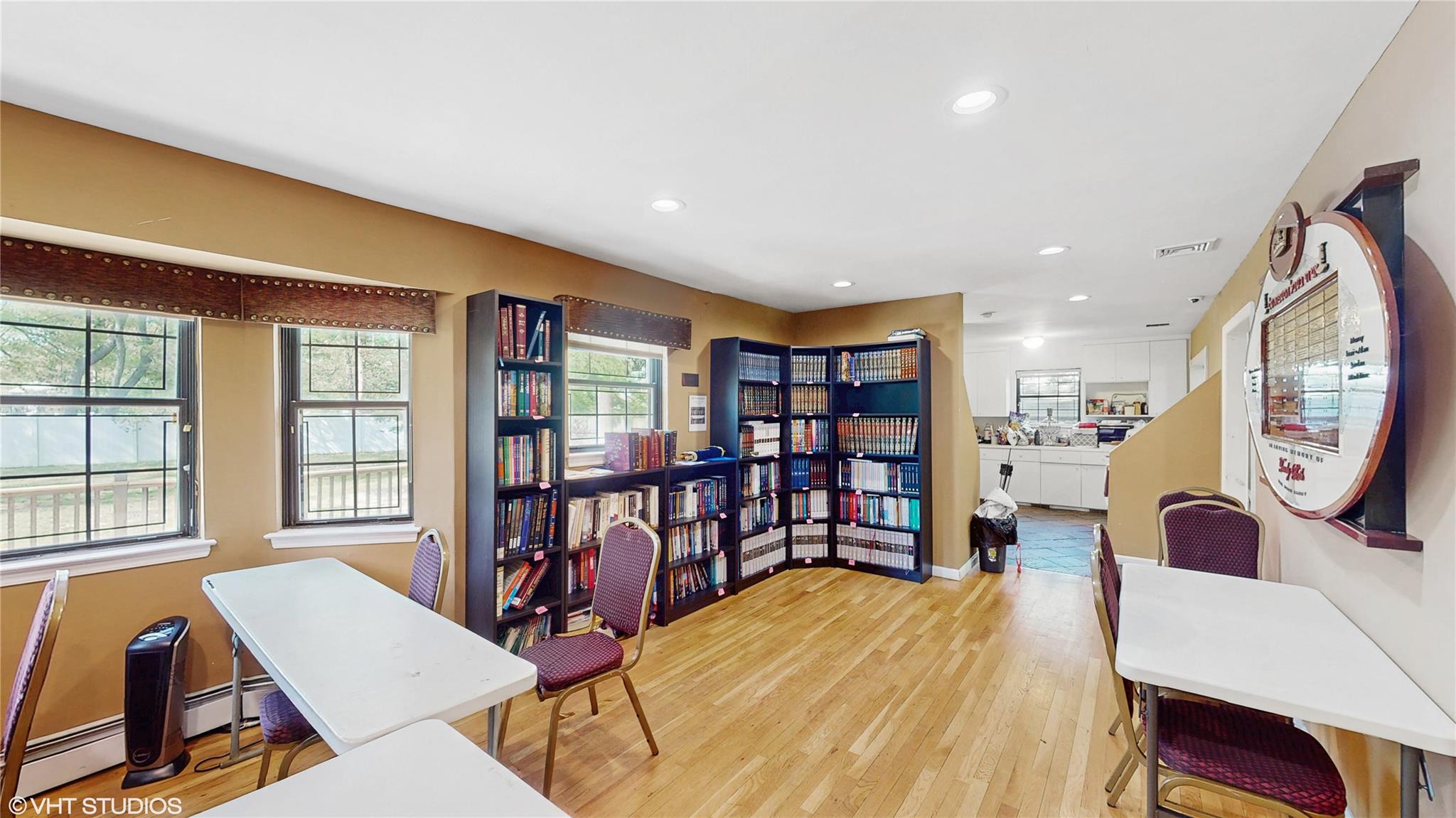 318 Veterans Memorial Highway, Commack, New York image 20