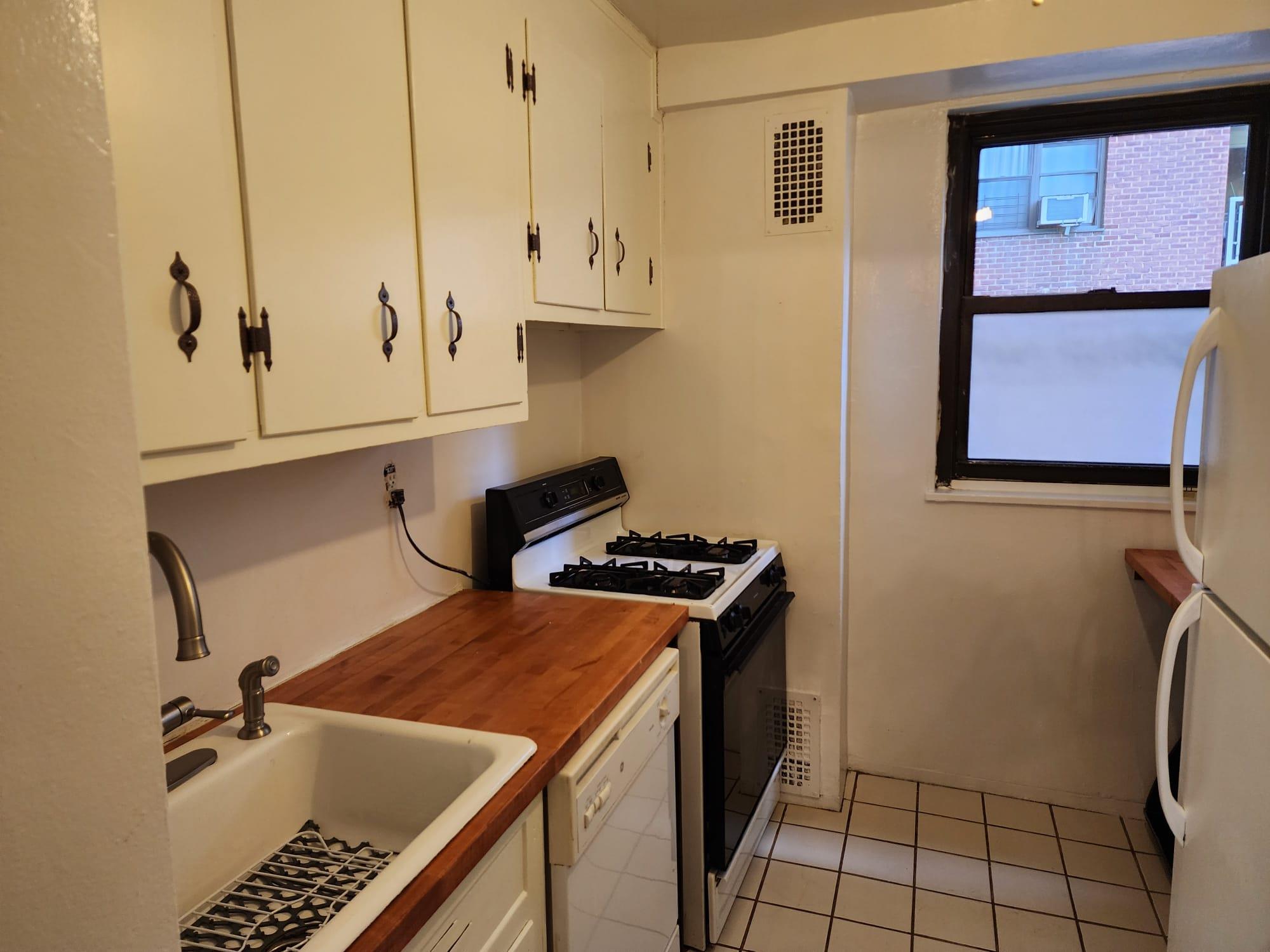 61-35 98th Street #4J, Rego Park, New York image 9