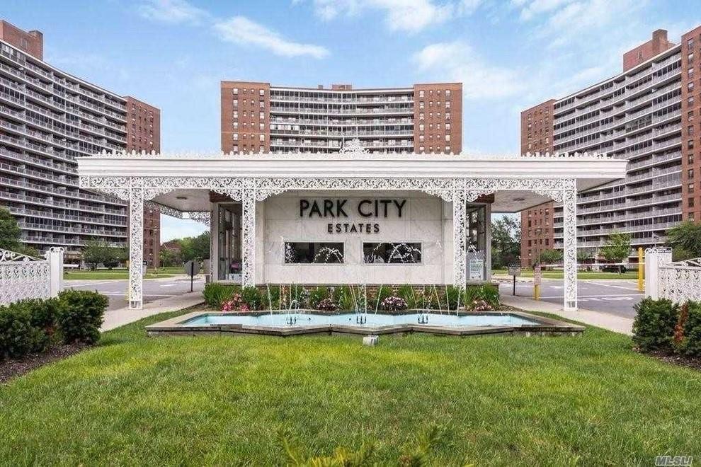 Property for Sale at 98th Street 4J, Rego Park, Queens, NY - Bedrooms: 3 
Bathrooms: 2 
Rooms: 6  - $589,000