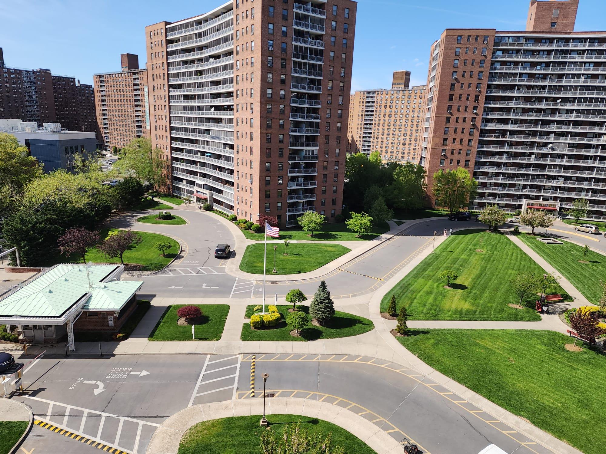 61-35 98th Street #4J, Rego Park, New York image 2
