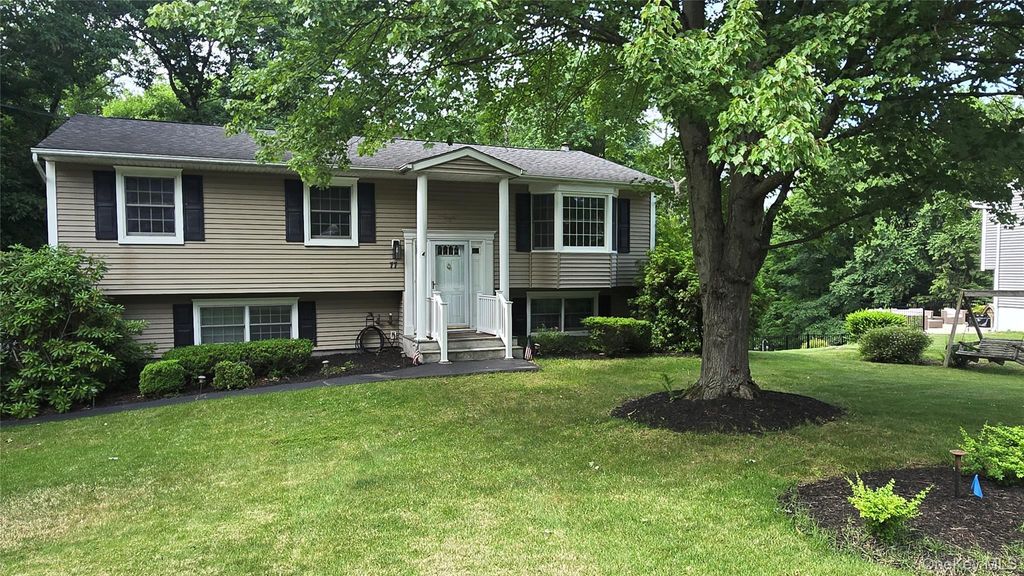 Photo of 77 Tulip Road, Mahopac, NY 10541 (MLS # 1012250)