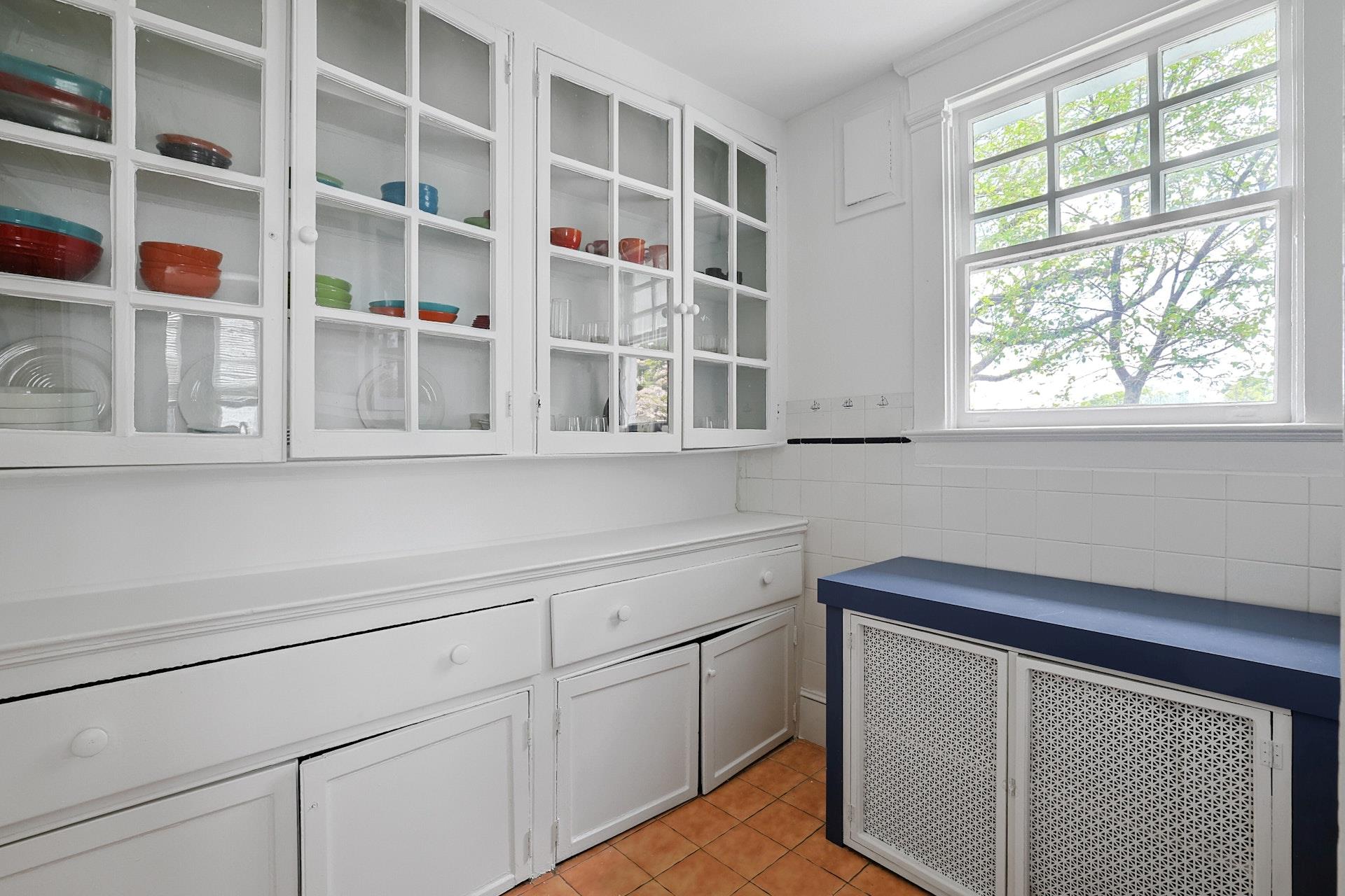 146 Sutton Manor Road, New Rochelle, New York image 9