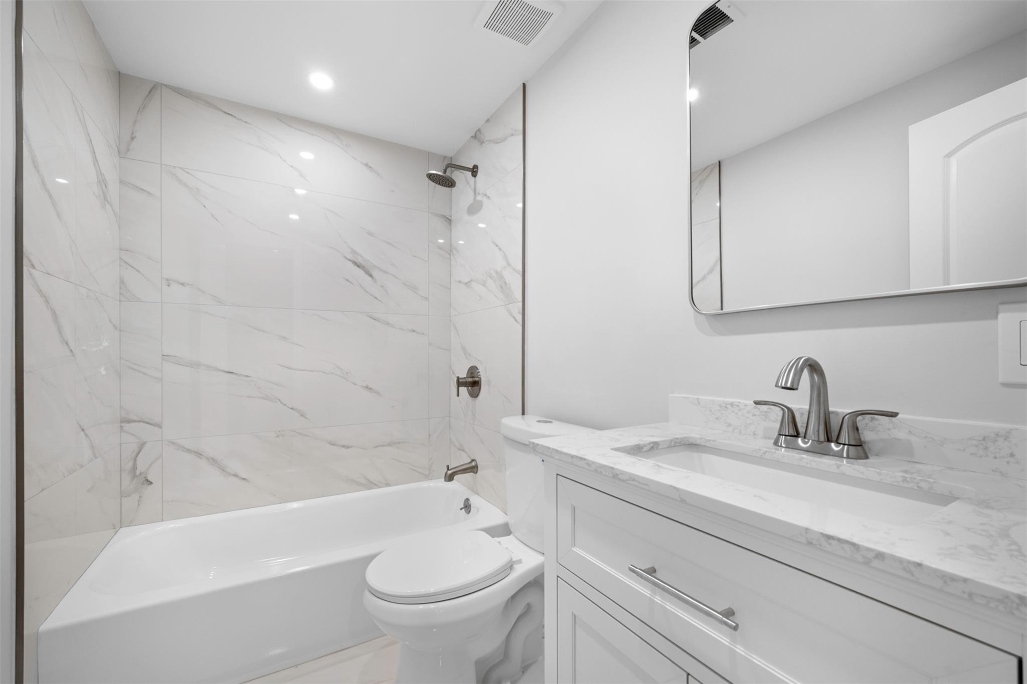 476 Daryl Drive, Medford, New York image 10
