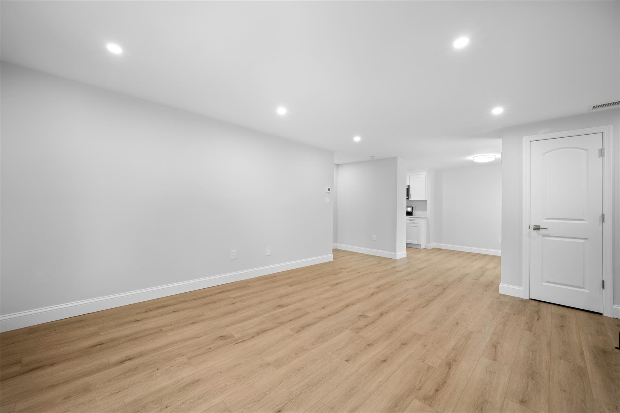 476 Daryl Drive, Medford, New York image 19