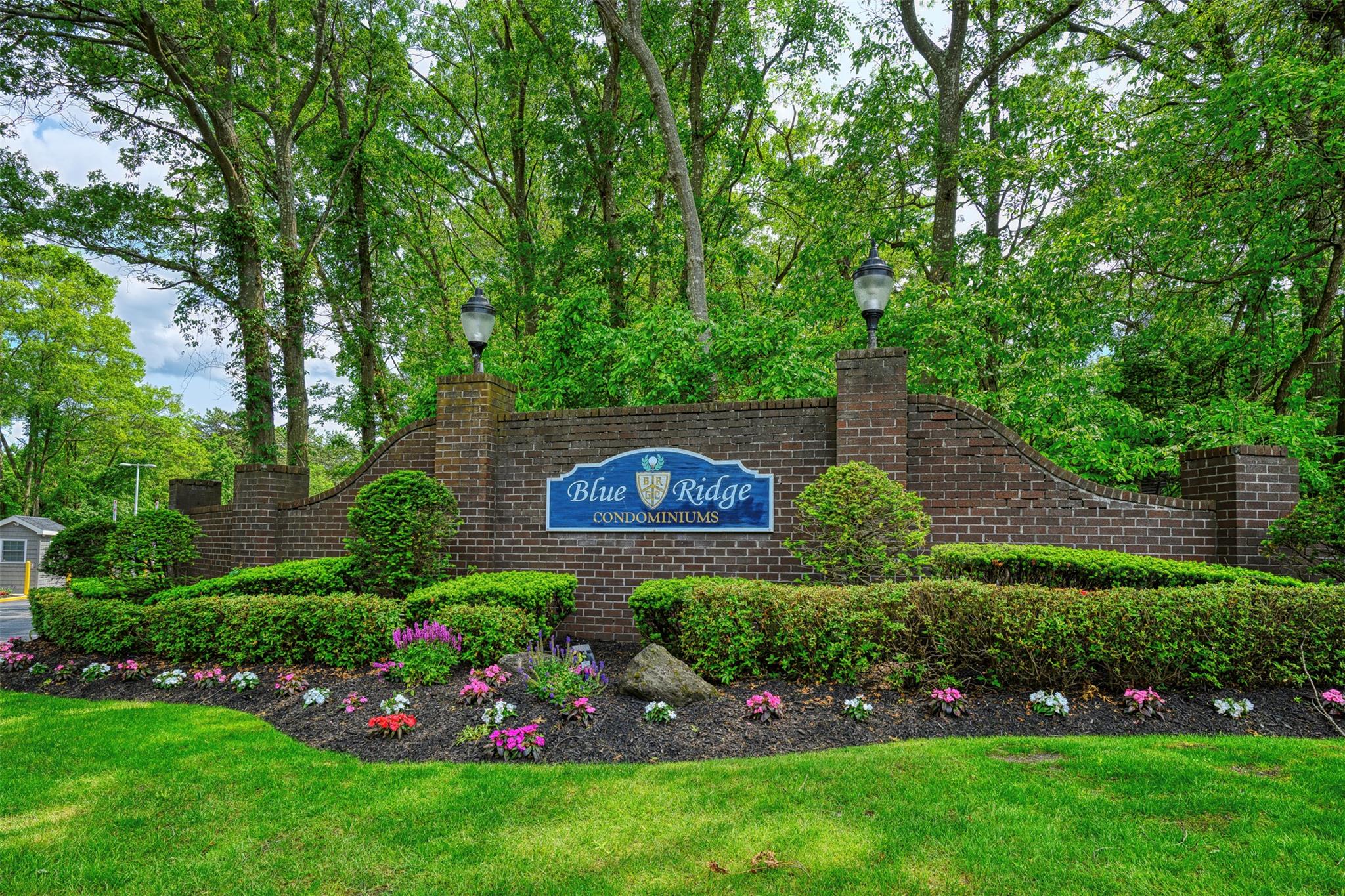 476 Daryl Drive, Medford, New York image 2