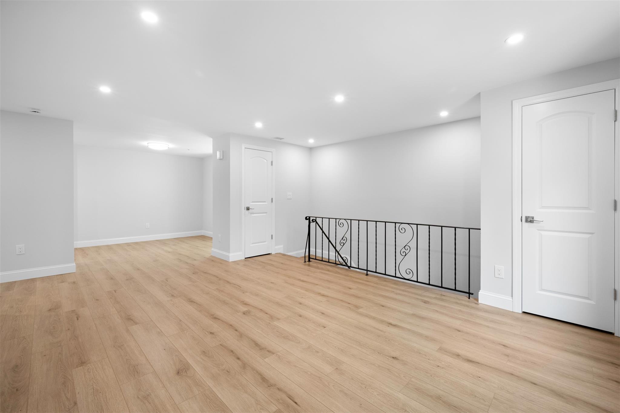 476 Daryl Drive, Medford, New York image 18