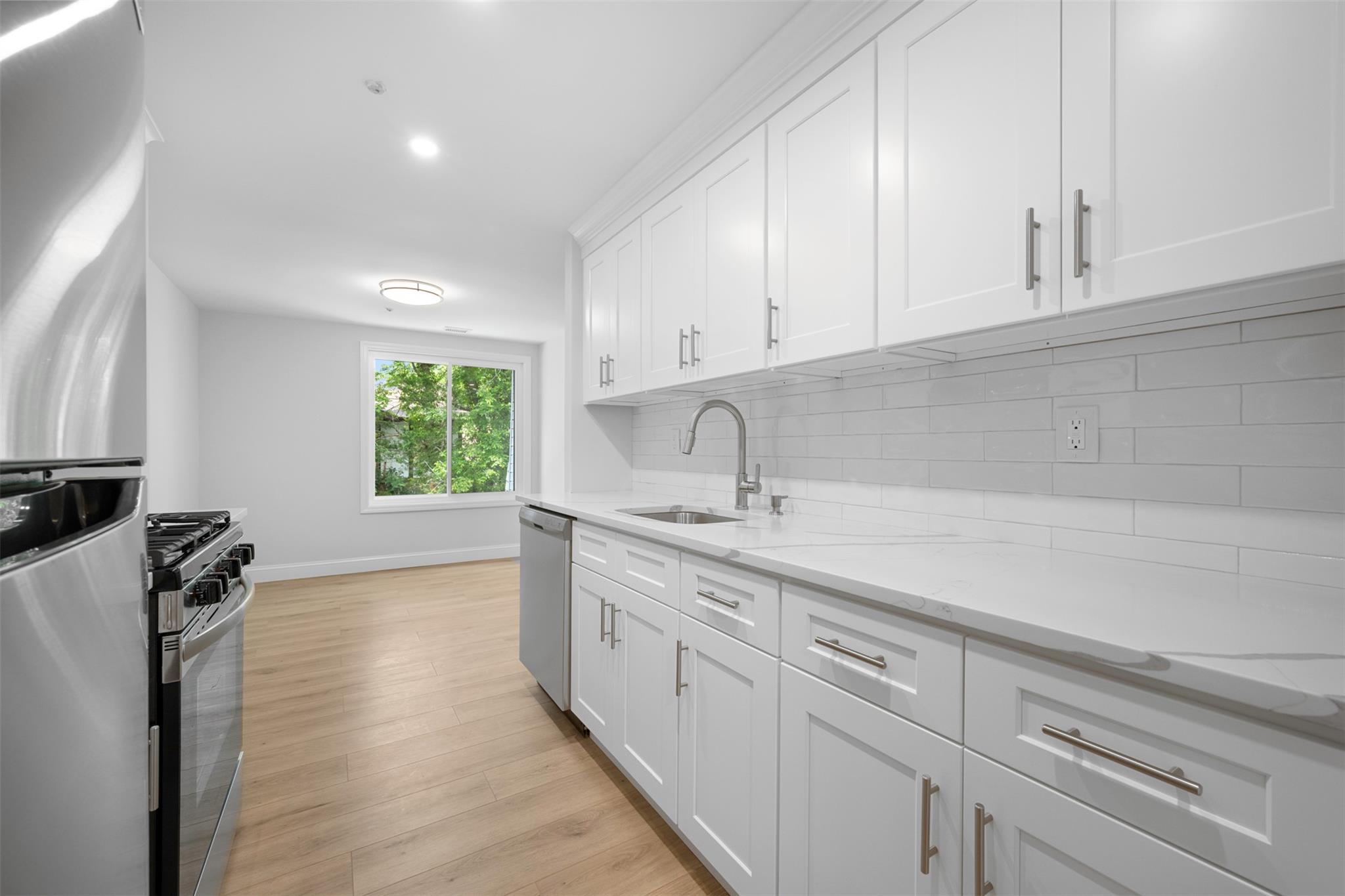 476 Daryl Drive, Medford, New York image 7