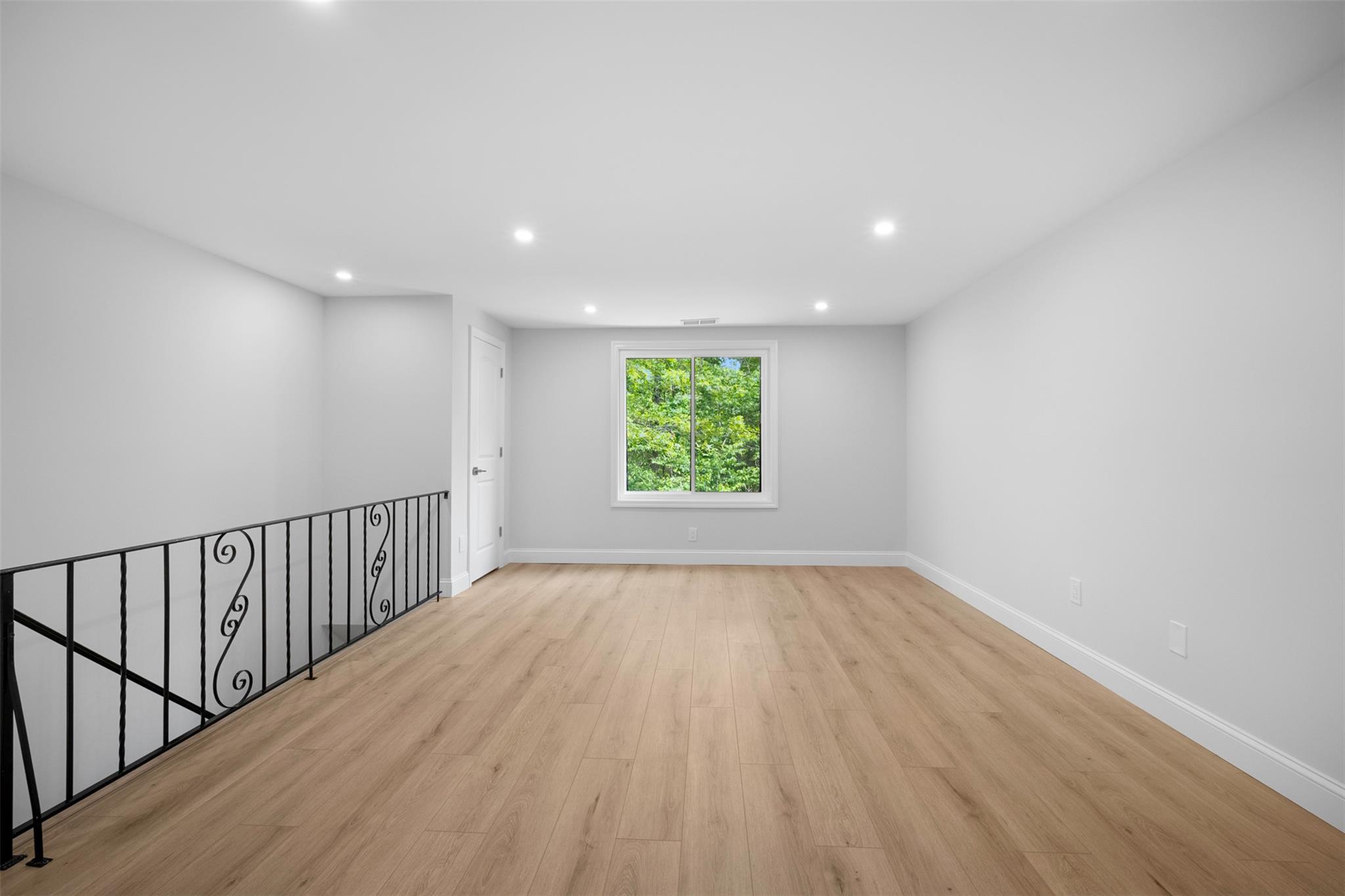 476 Daryl Drive, Medford, New York image 16