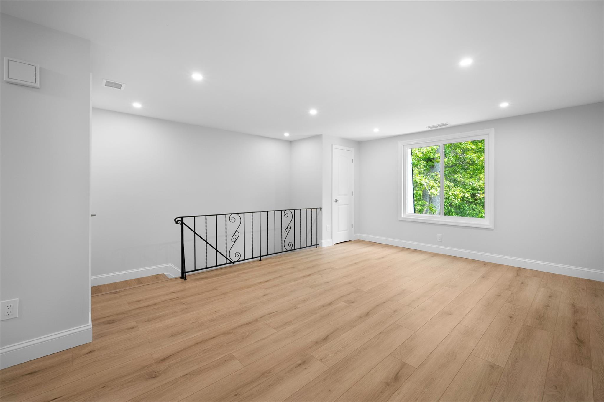 476 Daryl Drive, Medford, New York image 17