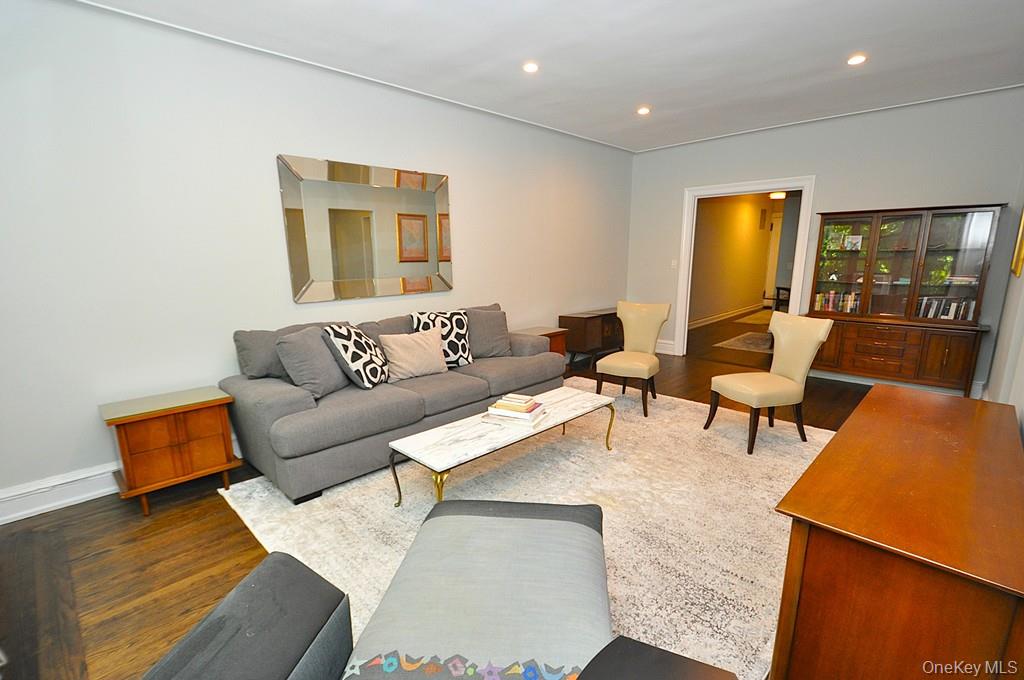 143 Garth Road 4P