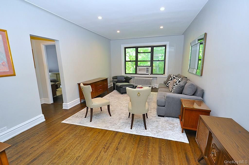 Photo of 143 Garth Road #4P, Scarsdale, NY 10583 (MLS # 997692)