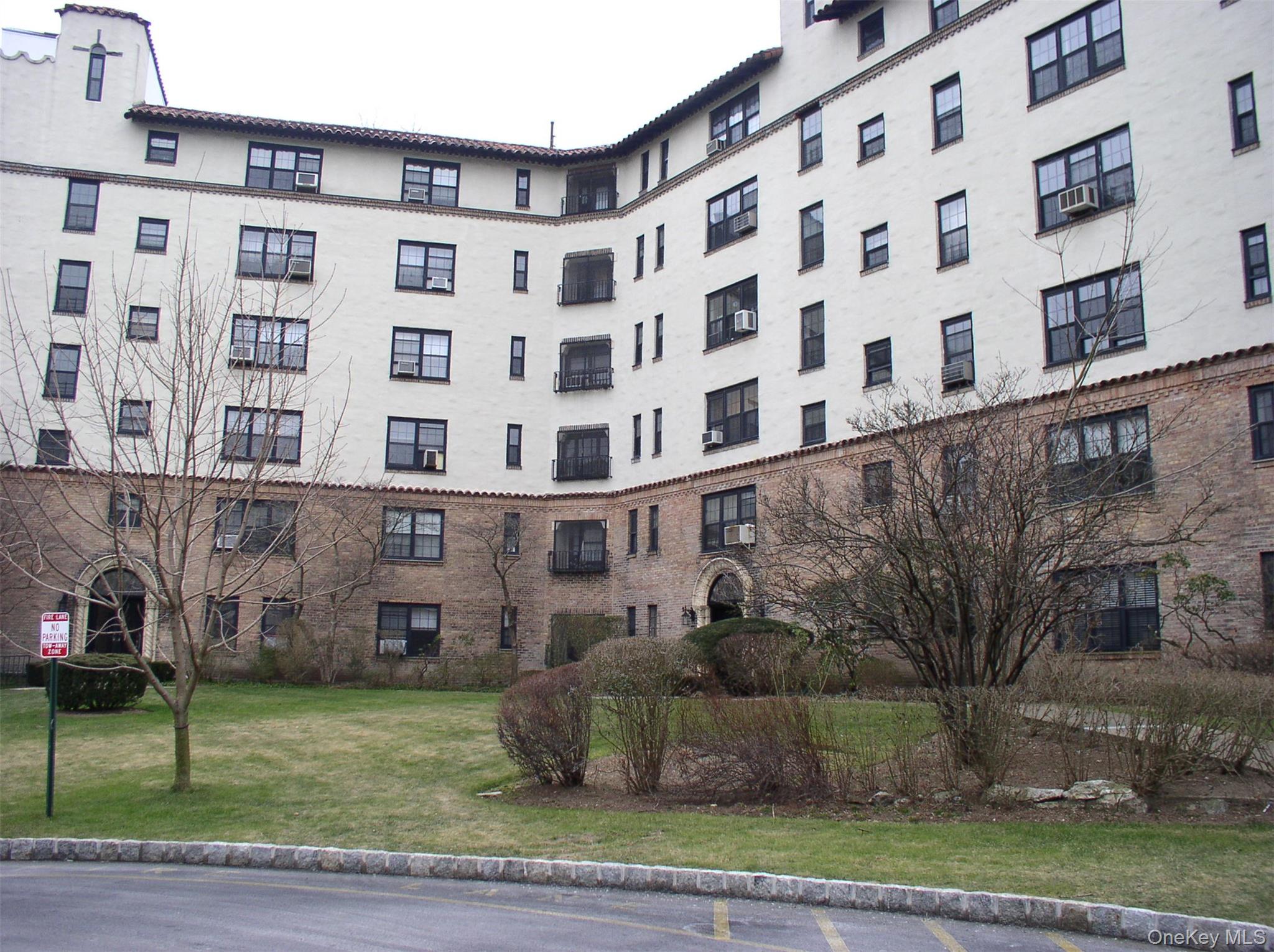 1273 North Avenue Entrance #9, Apt. 2D