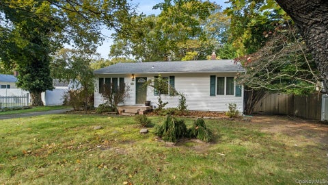 Photo of 138 Belleview Avenue, Center Moriches, NY 11934 (MLS # 1066375)