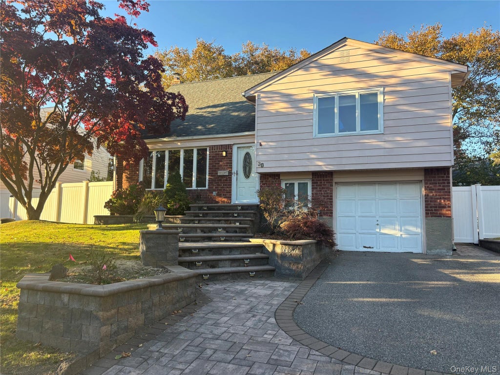 Photo of 38 Garnet Lane, Plainview, NY 11803 (MLS # 1065043)