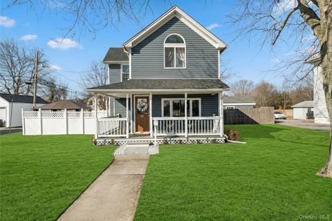 72 Waverly Avenue Patchogue NY 11772