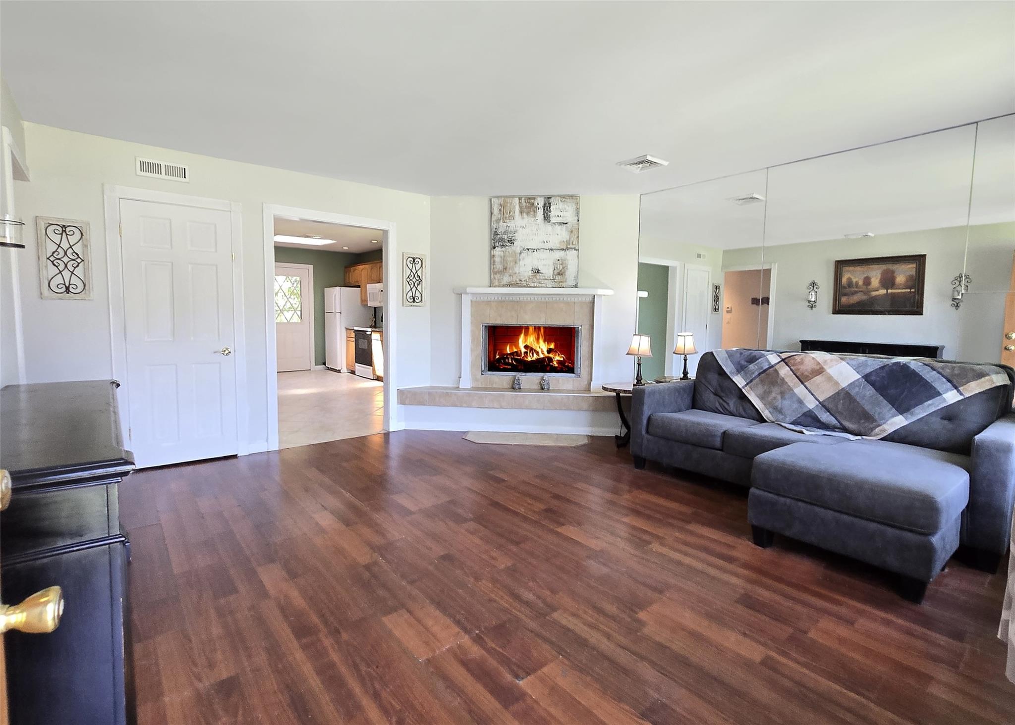 62 Frances Boulevard