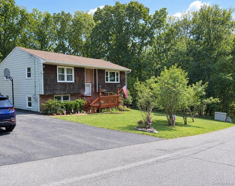 Photo of 1 Walnut Trail W, Wurtsboro, NY 12790 (MLS # 1040105)