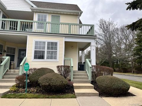 Photo of 9 Commodore Circle, Port Jefferson Station, NY 11776 (MLS # 931209)