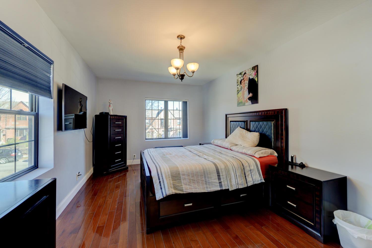 67-54 Groton Street, Forest Hills, New York image 18