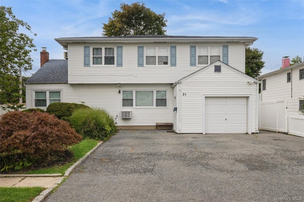 31 E JUNE ST, LINDENHURST, NY 11757 - Image eede2c5579d1a89c06bb9dbc6c363352/830342969