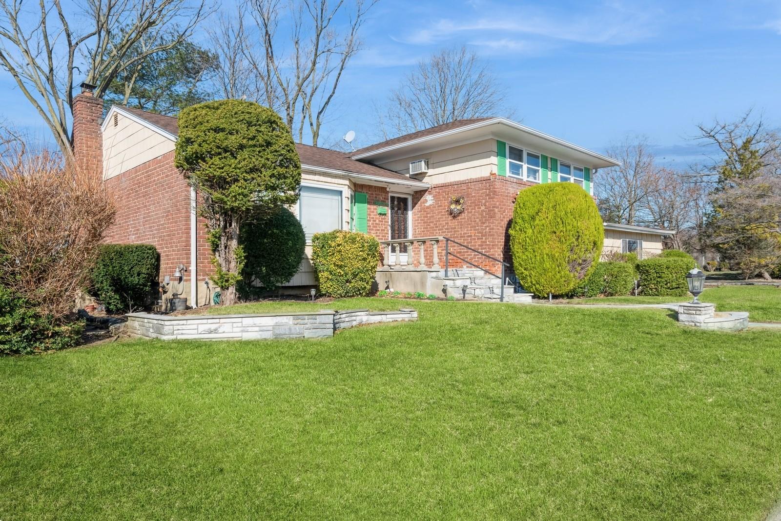 18 Chapin Road, Farmingdale, New York image 3