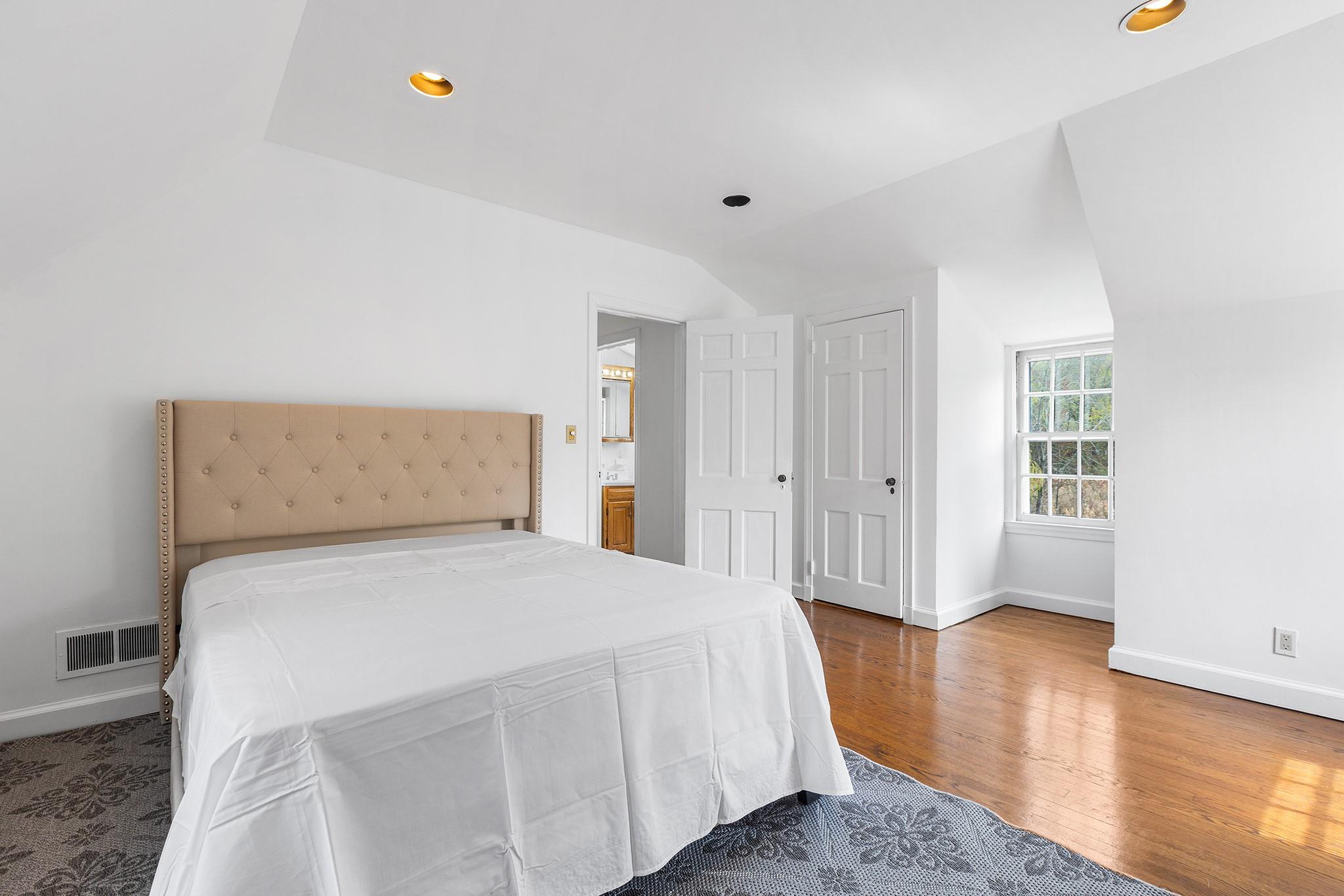 40 Brookby Road, Scarsdale, New York image 20