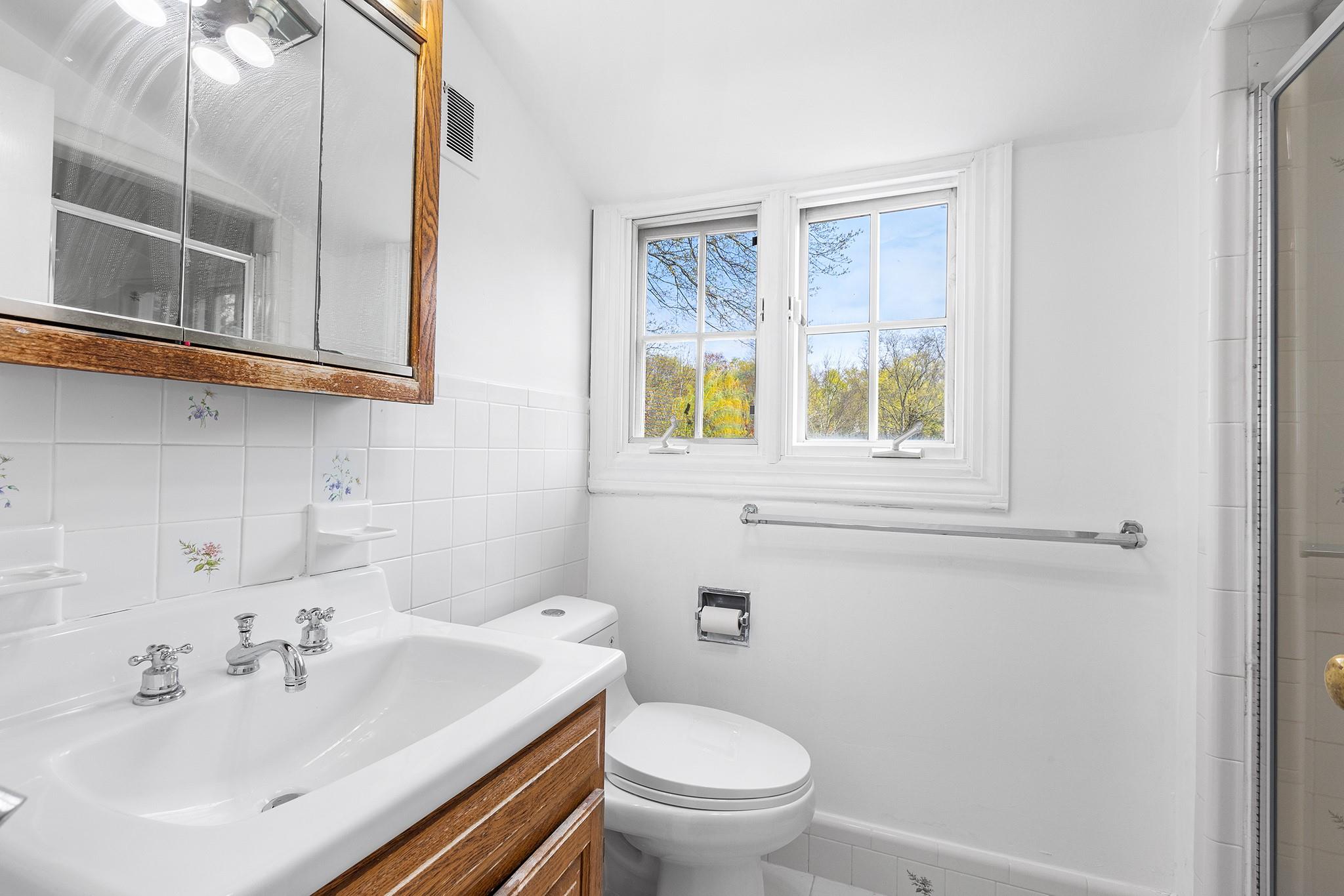 40 Brookby Road, Scarsdale, New York image 22