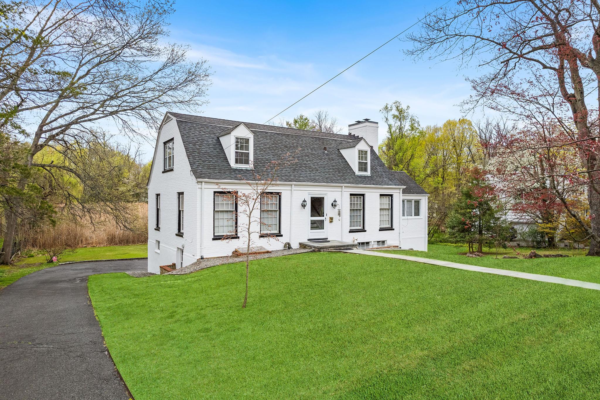 40 Brookby Road, Scarsdale, New York image 29