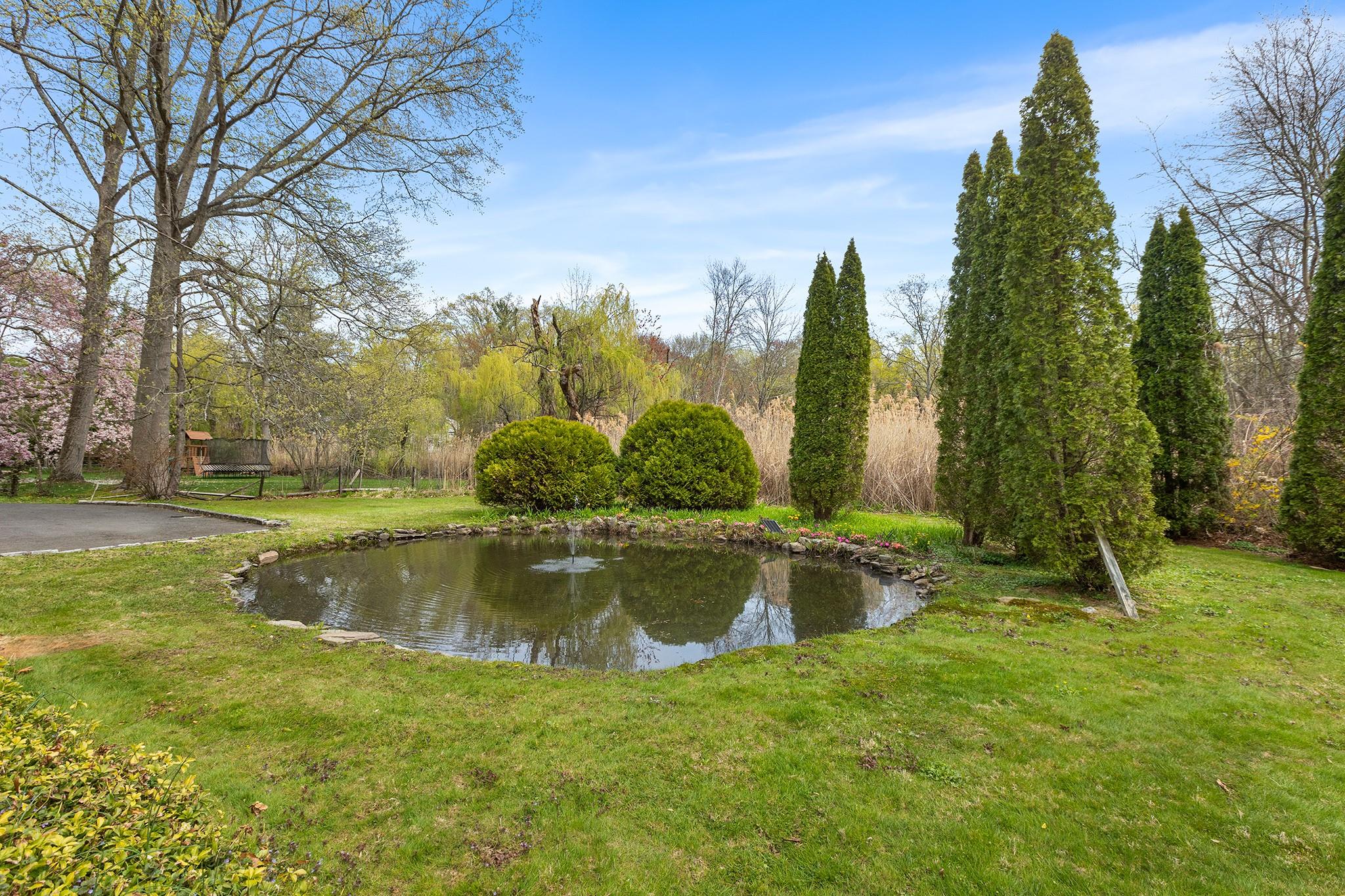 40 Brookby Road, Scarsdale, New York image 32
