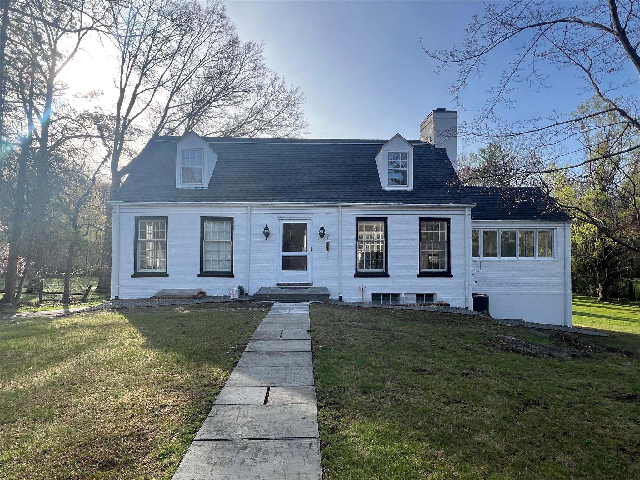 Brookby Road, Scarsdale, New York - 4 Bedrooms  
2 Bathrooms  
8 Rooms - 