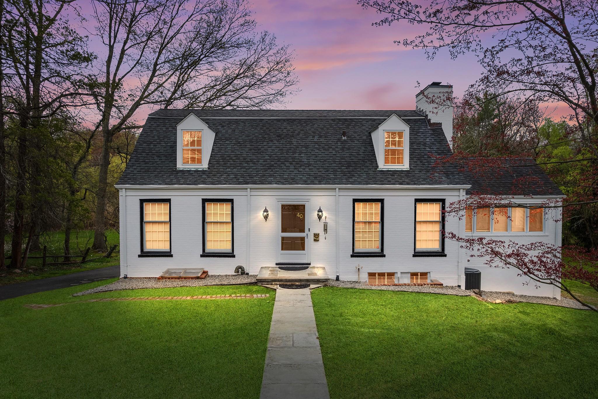 40 Brookby Road, Scarsdale, New York image 1