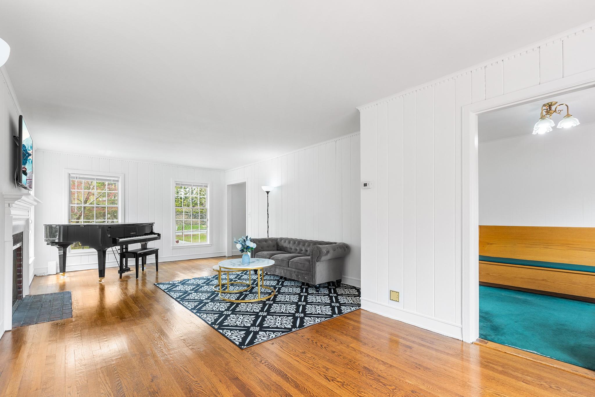 40 Brookby Road, Scarsdale, New York image 5