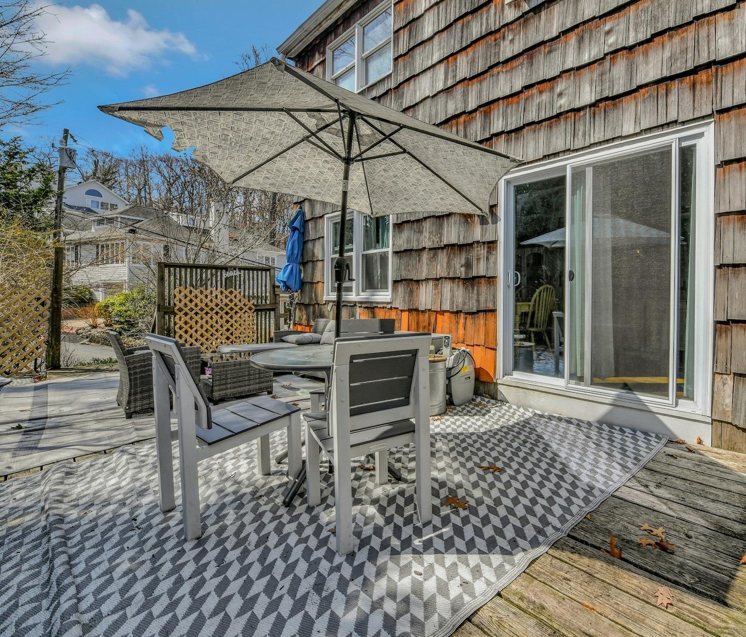 8 E Bayview Drive, Huntington, Florida image 9