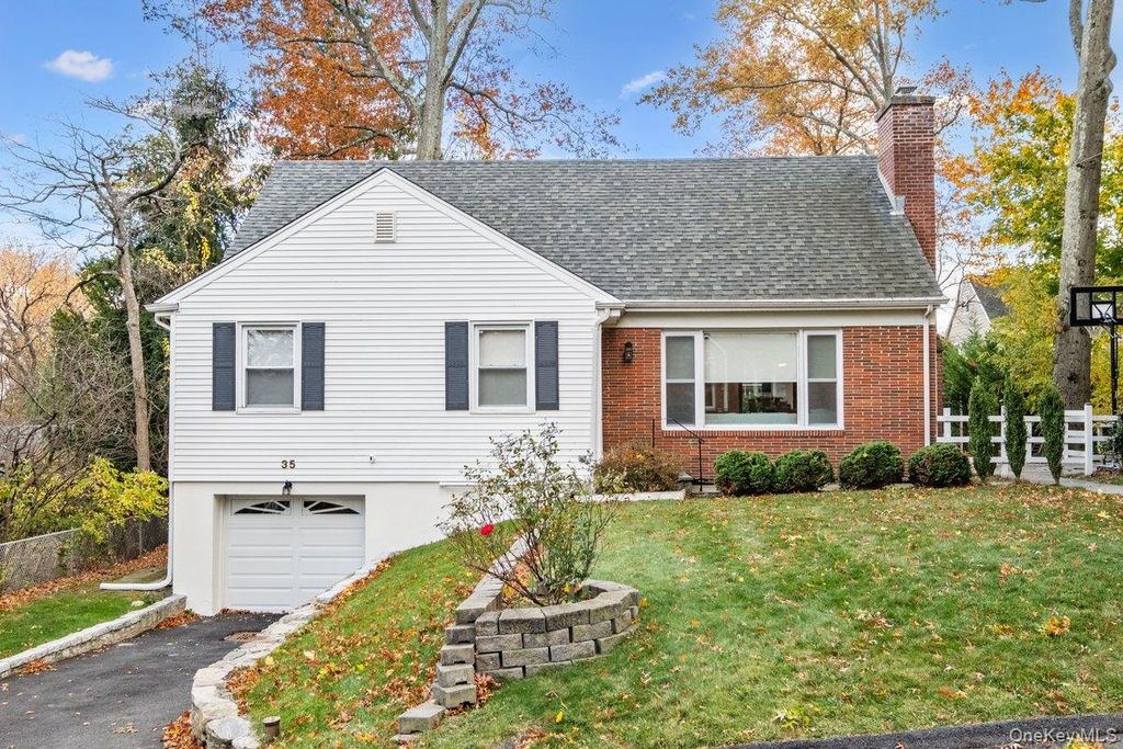 Photo of 35 Kass Road, White Plains, NY 10605 (MLS # 945953)