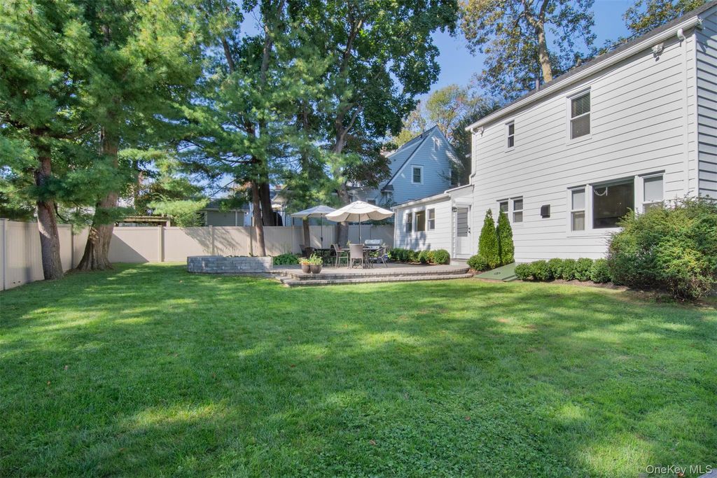Photo of 635 Secor Road, Hartsdale, NY 10530 (MLS # 922322)