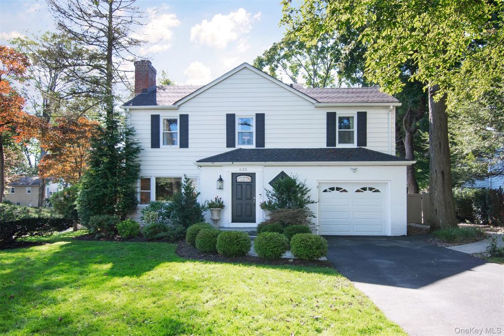 Photo of 635 Secor Road, Hartsdale, NY 10530 (MLS # 922322)