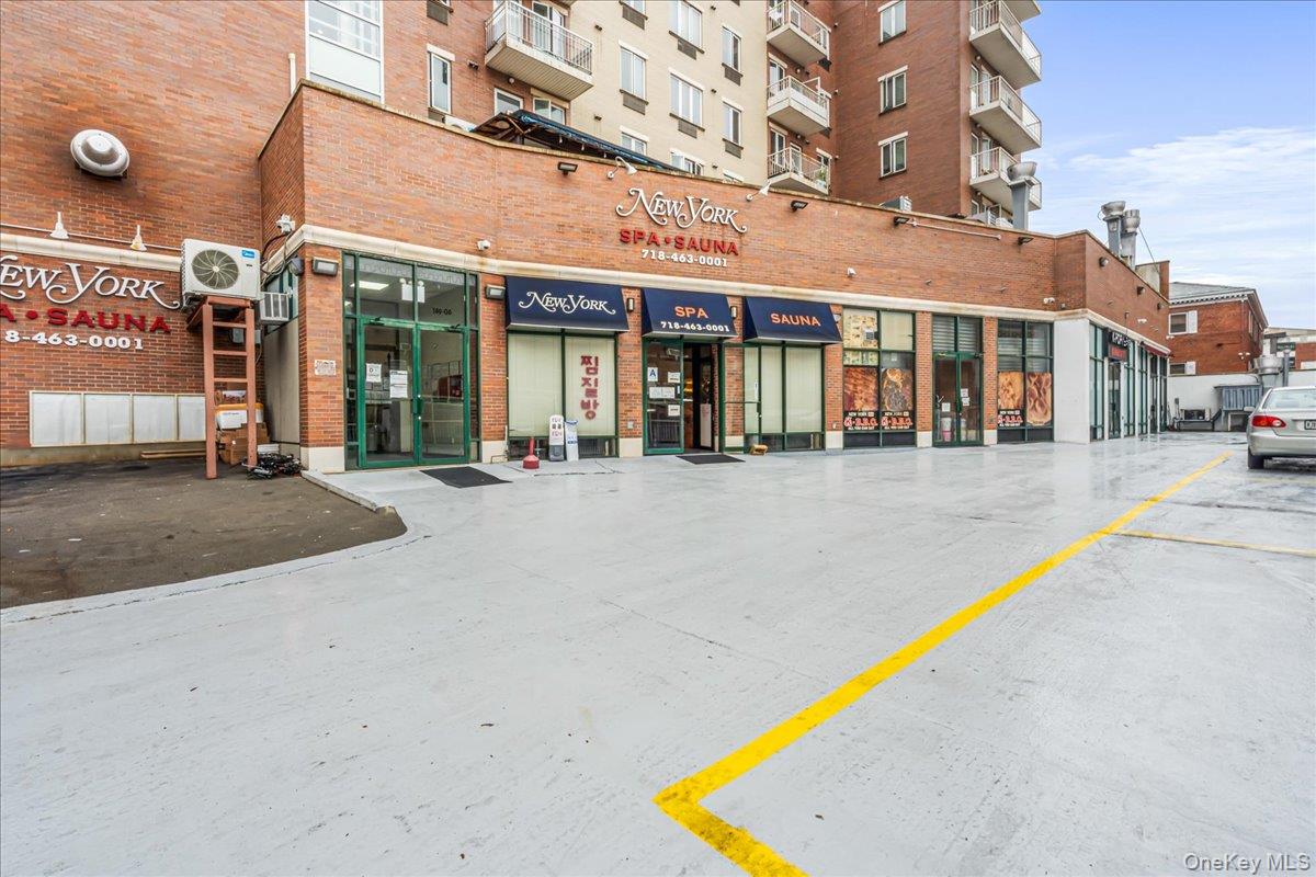 14906 Northern Boulevard 504